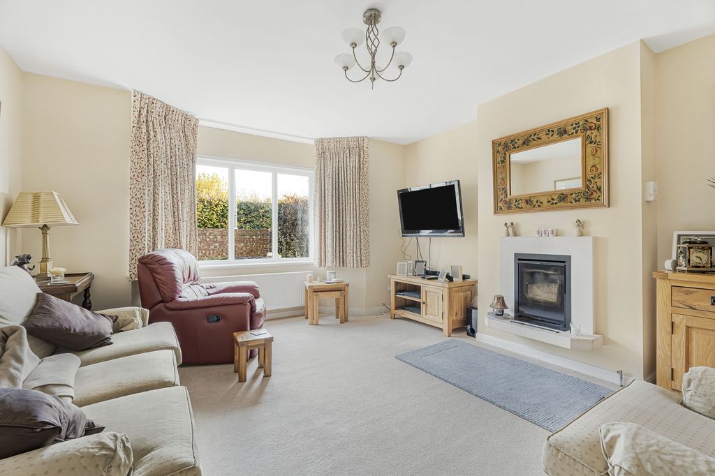 Property photo 2 of 17 Living Room