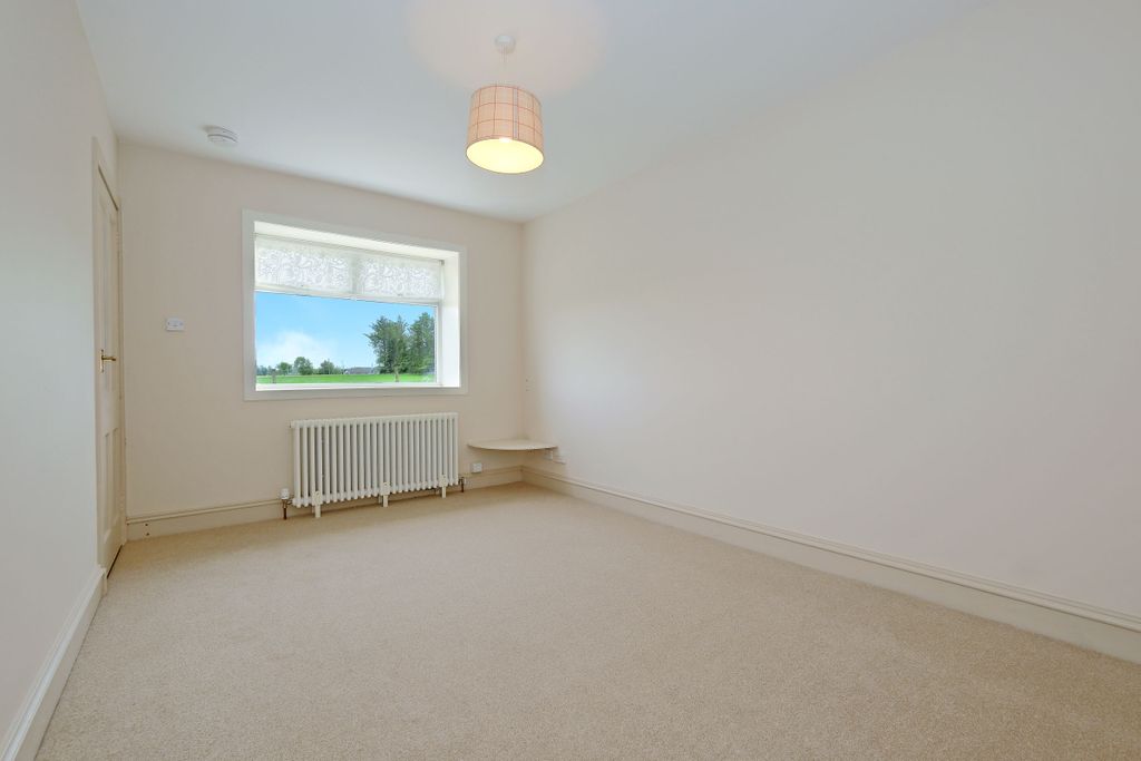 Property photo 3 of 28