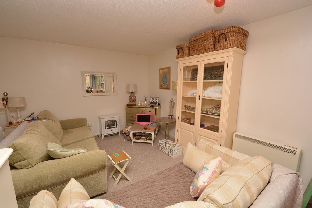 Property photo 3 of 8