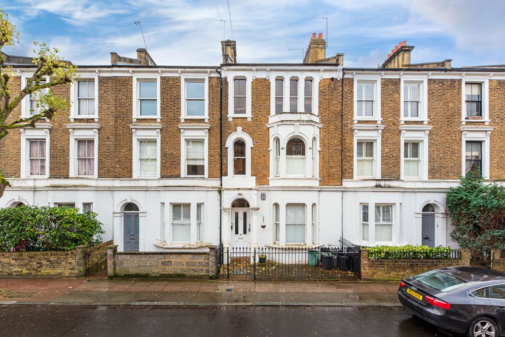 Property photo 2 of 28