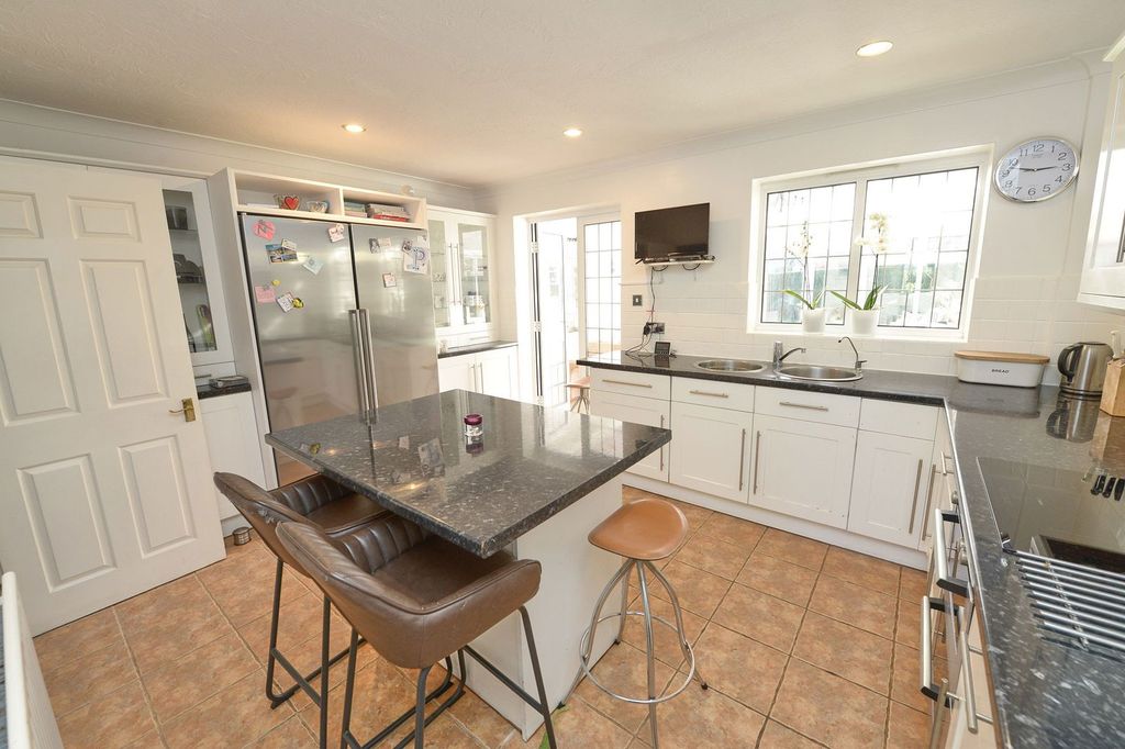 Property photo 3 of 20