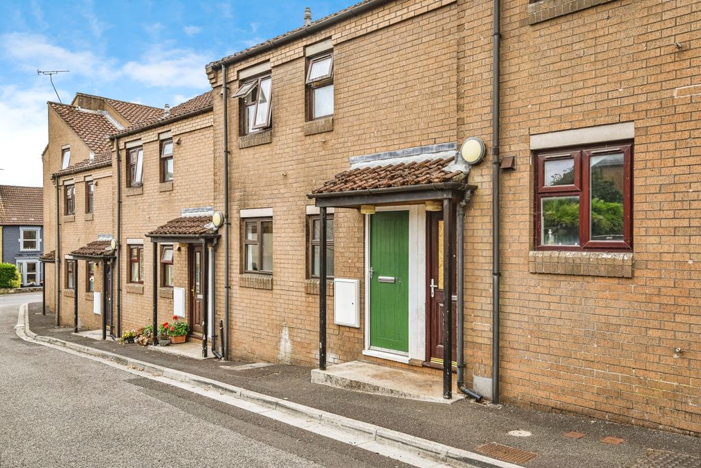 Property photo 1 of 13 Balcony