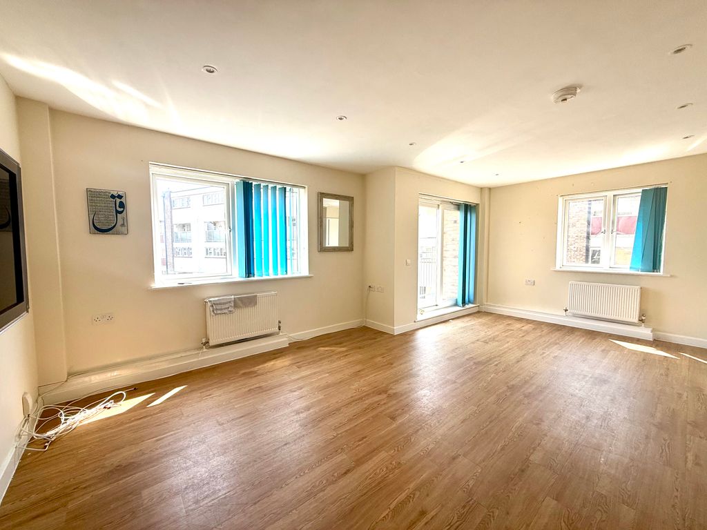 Property photo 1 of 8 Img_5914