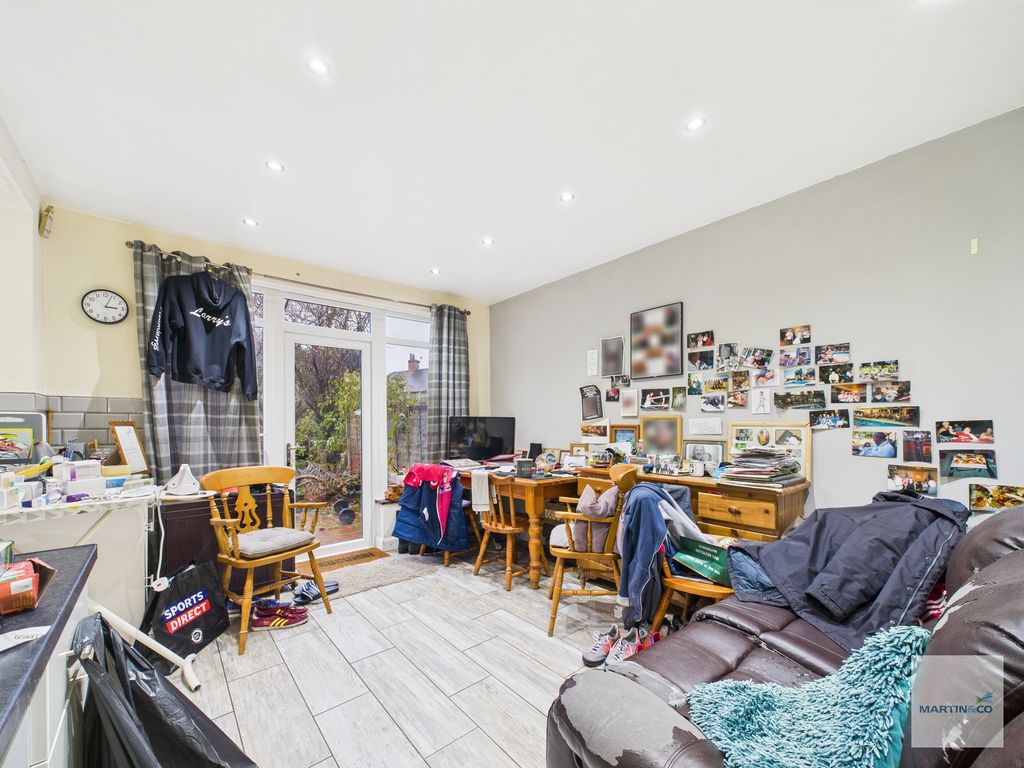 Property photo 3 of 10 Cam03394G0-Pr0409-Still008