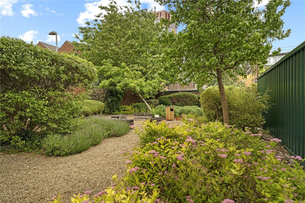 Property photo 3 of 10 Picture No. 13