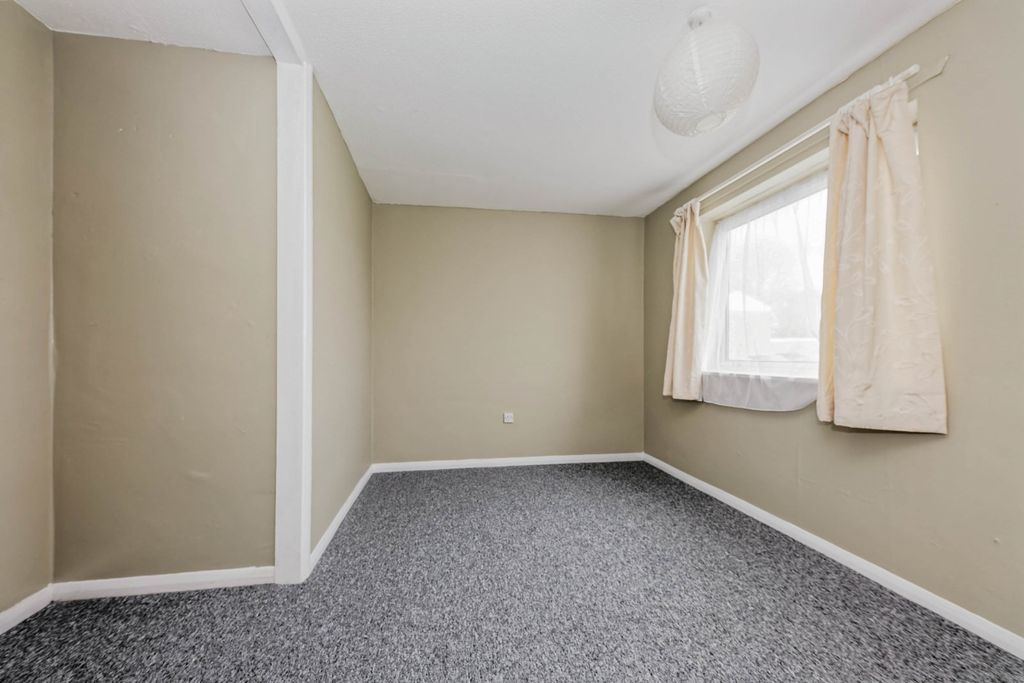 Property photo 3 of 10 Bedroom
