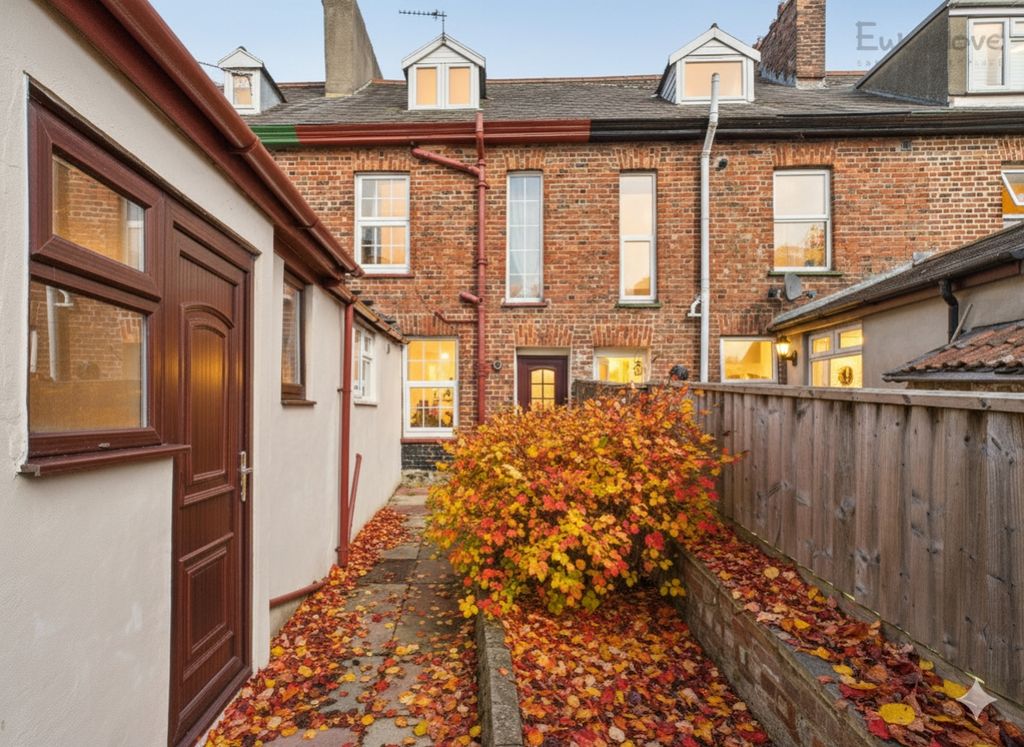 Property photo 2 of 14 Virtually Staged Autumn Scene