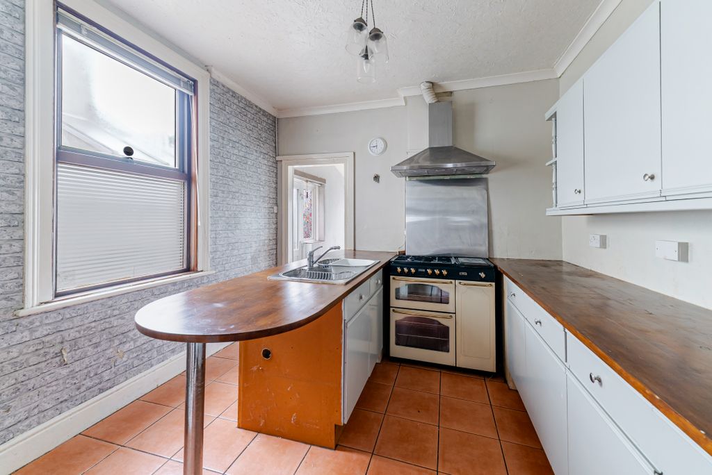 Property photo 3 of 18 Gallery