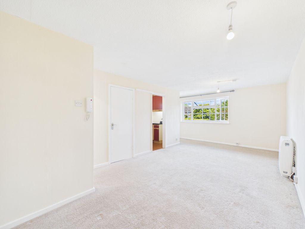 Property photo 3 of 7 Cam01791G0-Pr0238-Still003