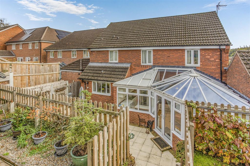 Property photo 2 of 39