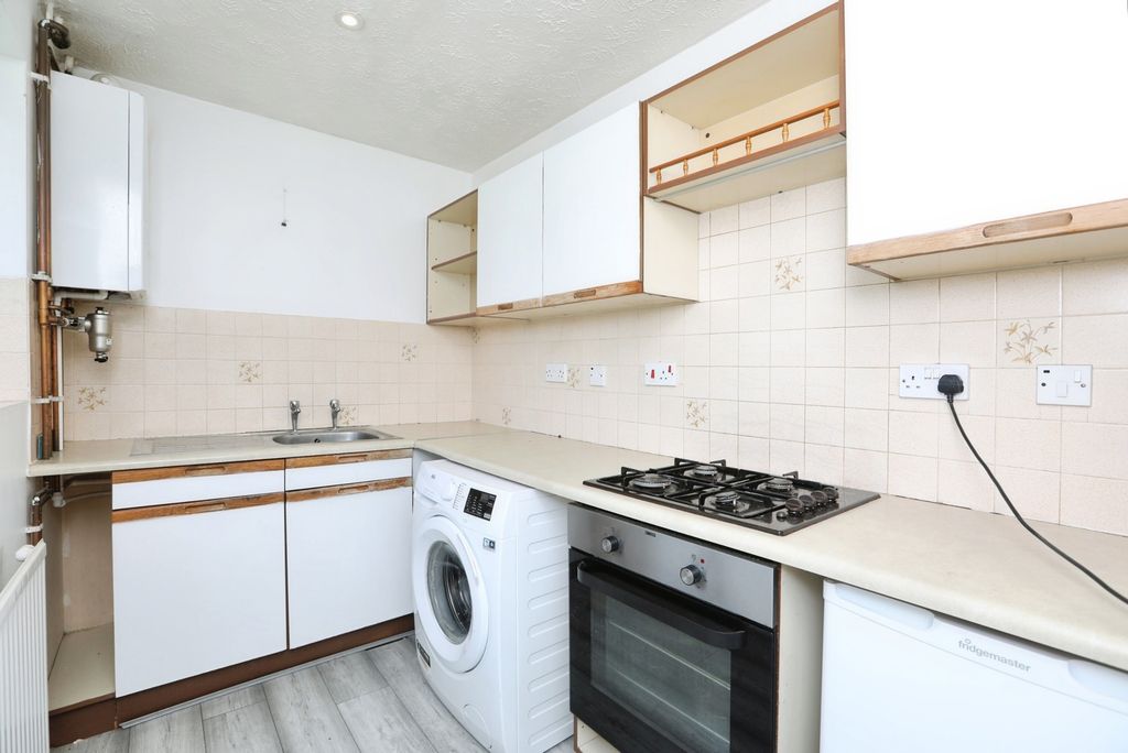 Property photo 3 of 13 Kitchen