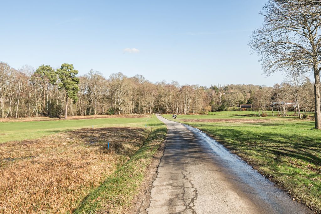 Property photo 2 of 24