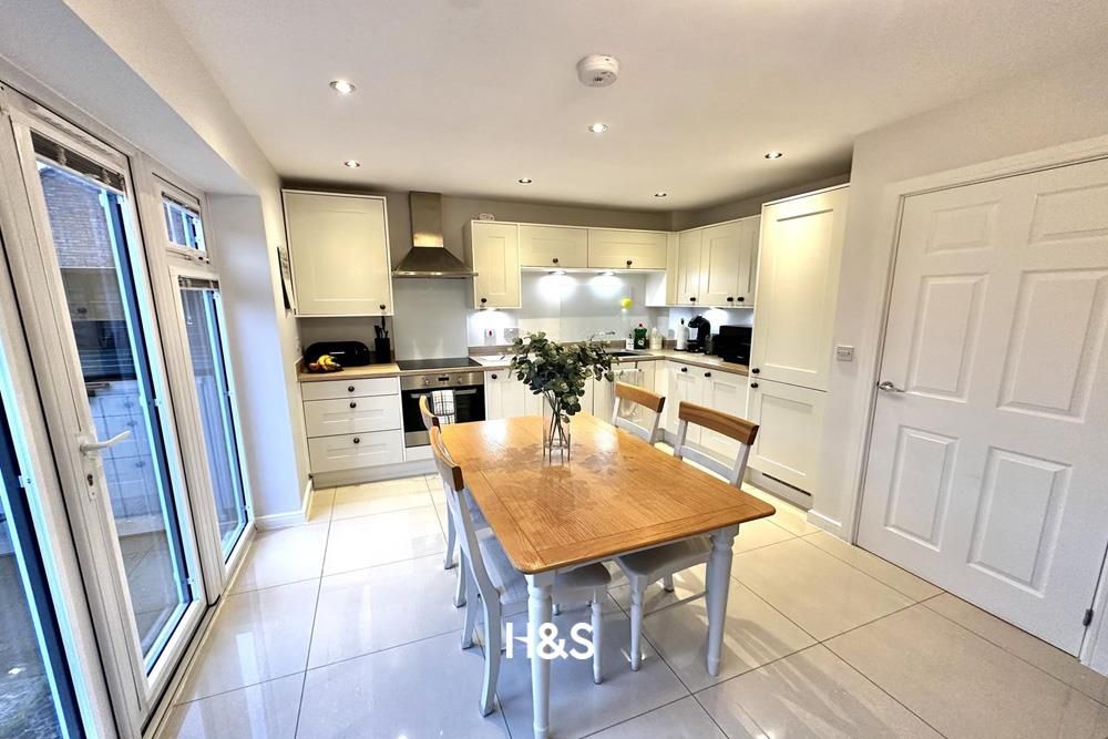 Property photo 3 of 12 11 Dewberry - Kitchen Diner.Jpg