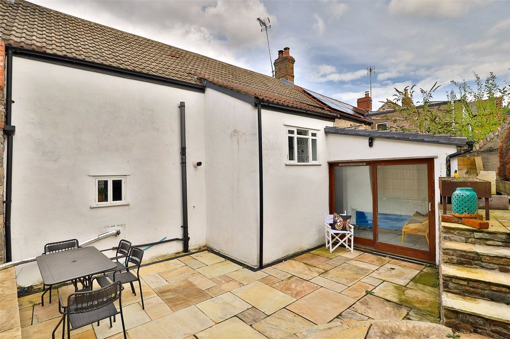 Property photo 2 of 16 Picture No. 06