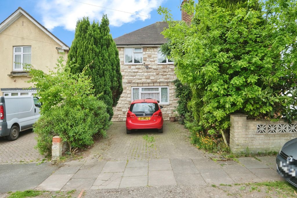Property photo 2 of 18 Photo