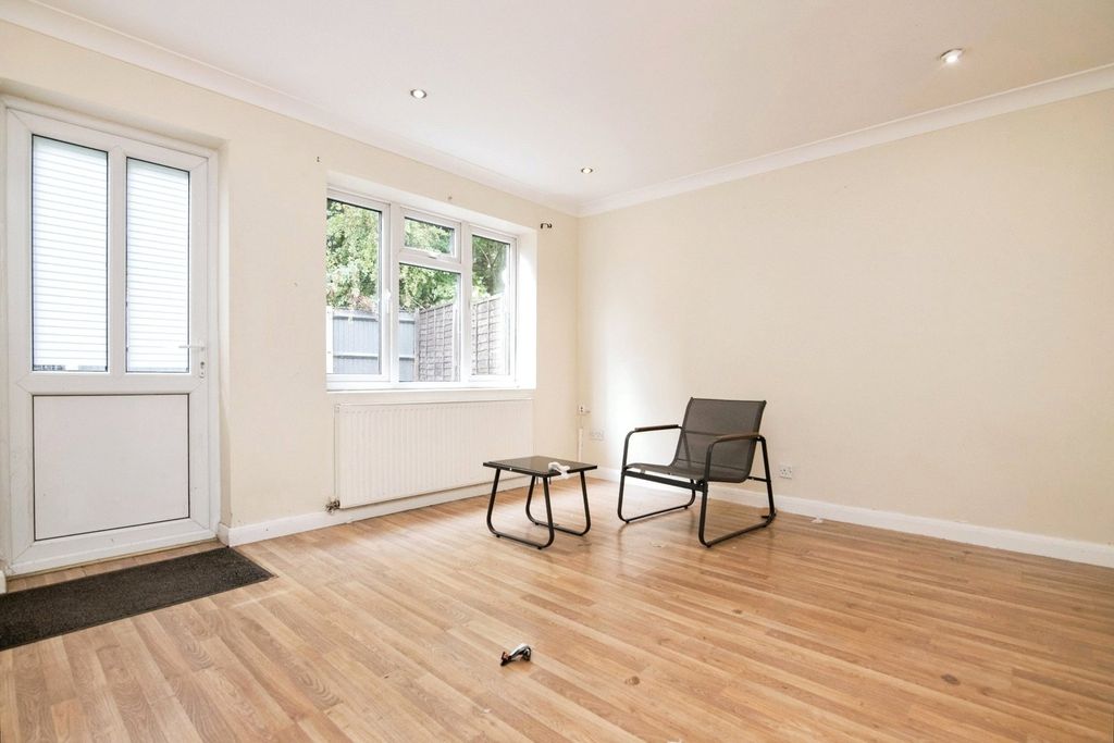 Property photo 3 of 13 Picture No. 02