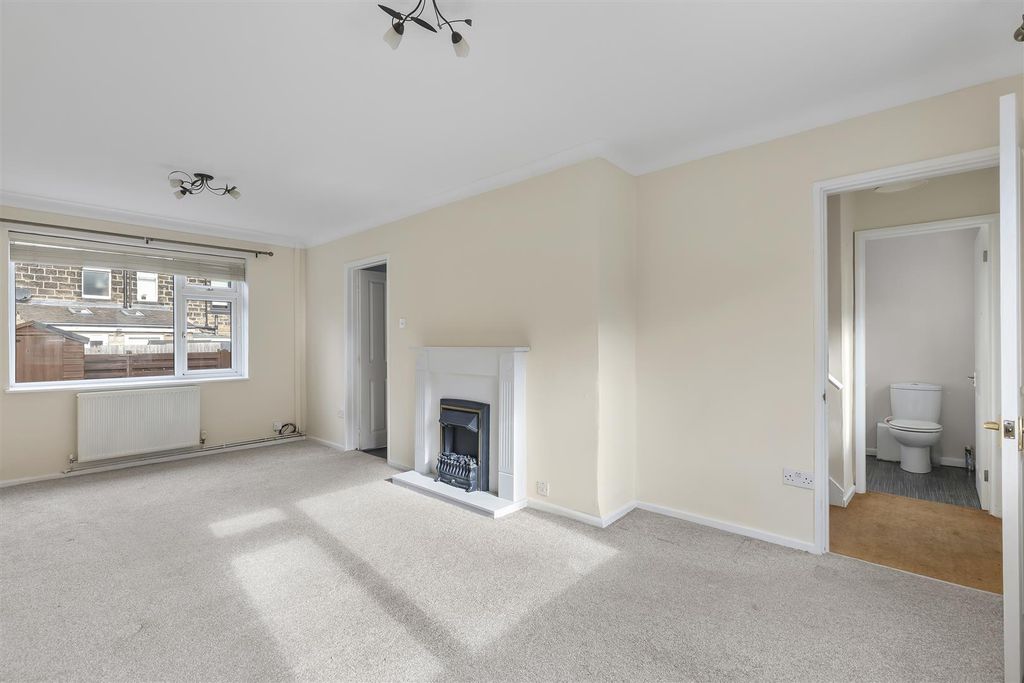 Property photo 2 of 16 Sitting Room.Jpg