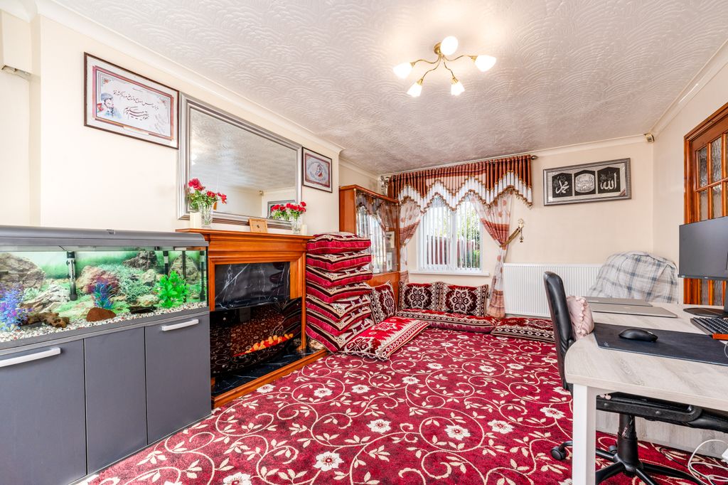 Property photo 3 of 31 03