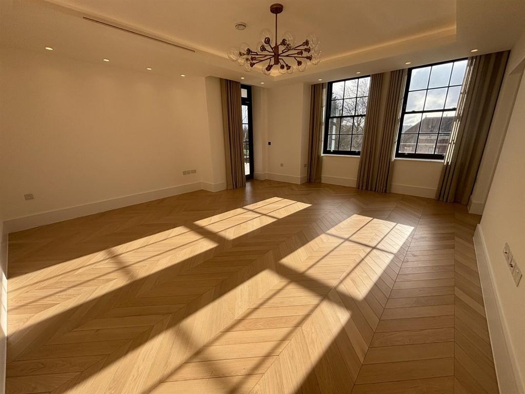 Additional image 12 of 2 bed flat to rent22 Beech Hill, Barnet EN4