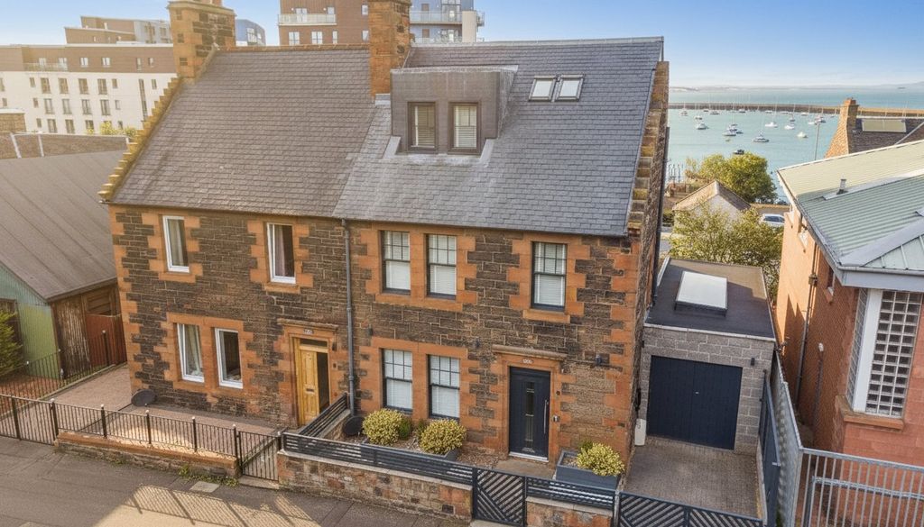 Property photo 1 of 39