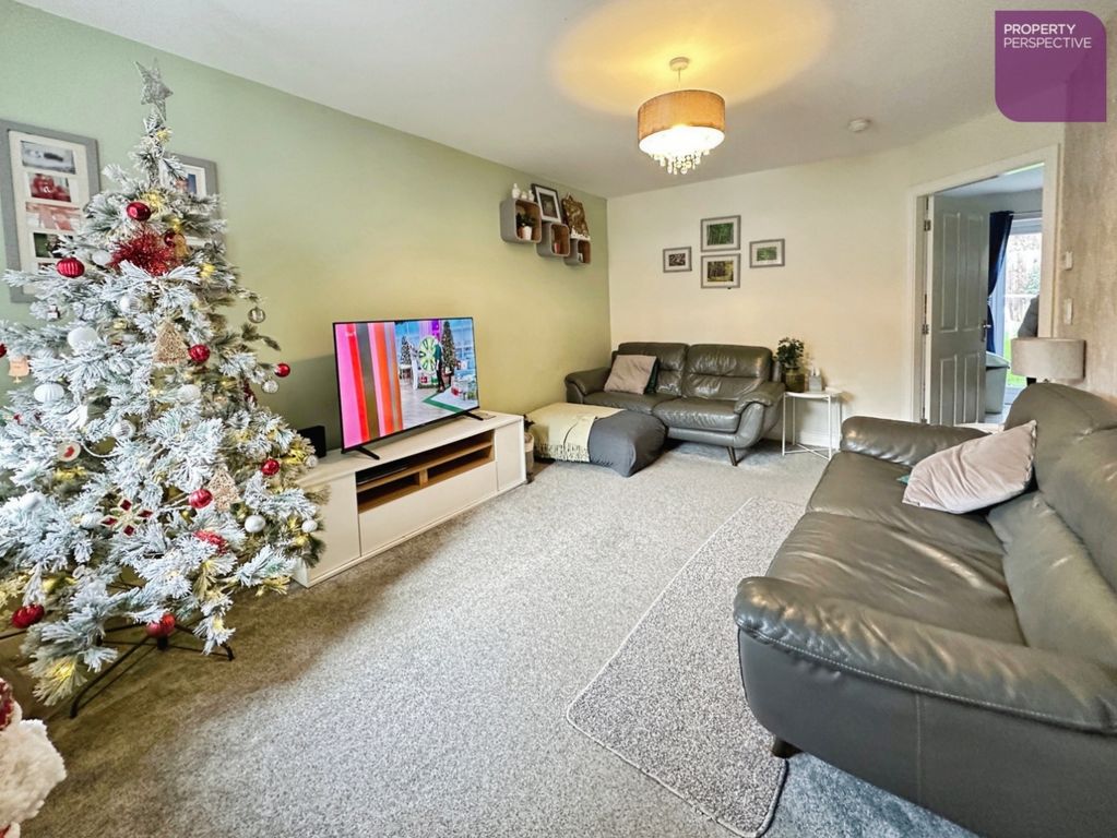 Property photo 2 of 15 Lounge