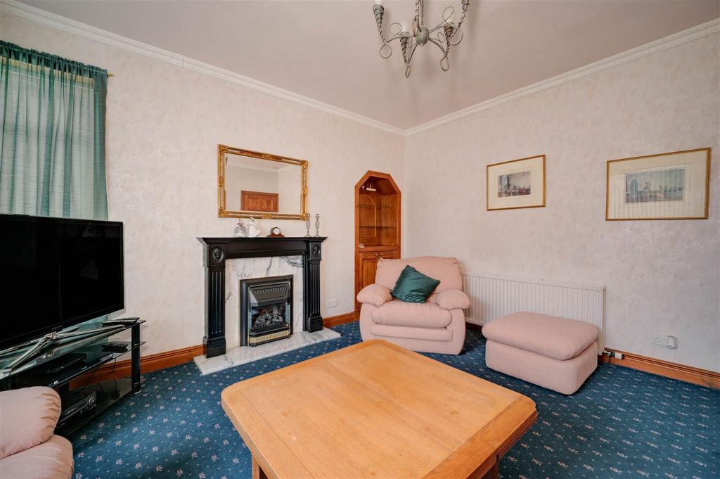 Property photo 3 of 24 12 Old Craigie Road Dundee-8.Jpg