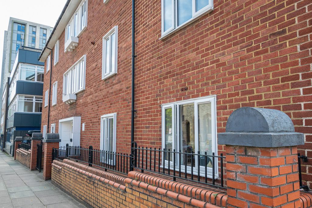 Property photo 2 of 12