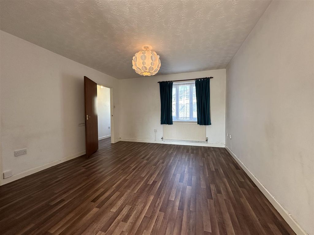 Property photo 3 of 14 Image00005.Jpeg