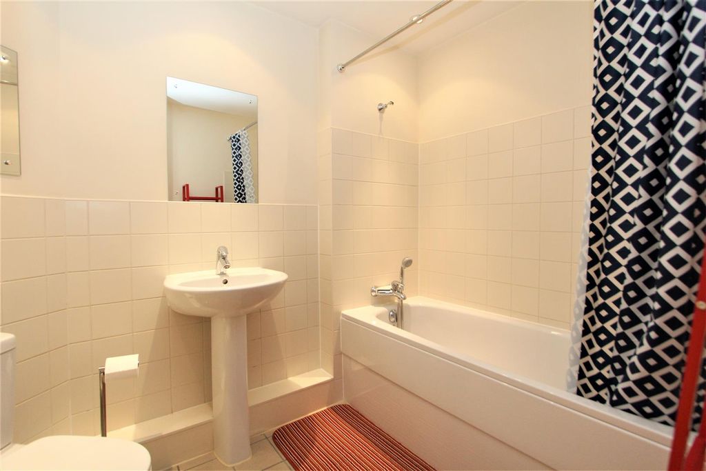 Additional image 5 of 2 bed flat for saleVelocity South, City Walk LS11