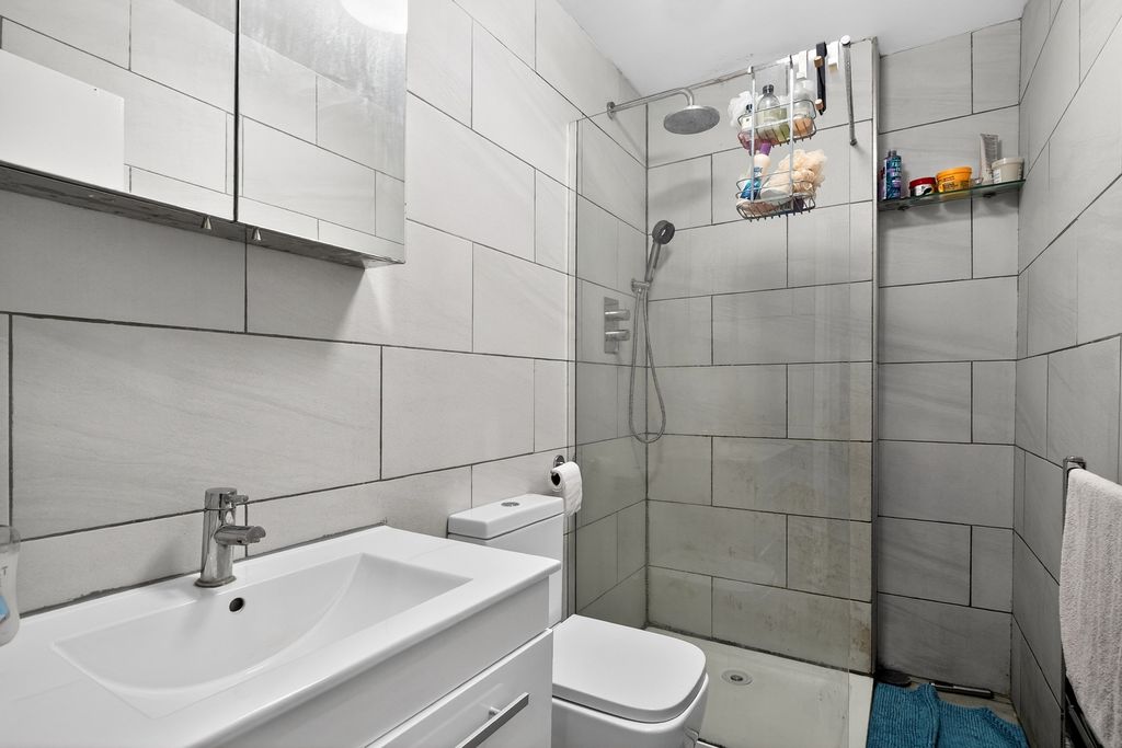 Property photo 3 of 20 Shower Room