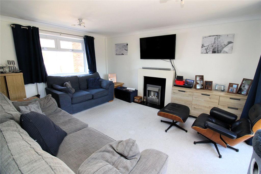 Property photo 2 of 19 Picture No. 11