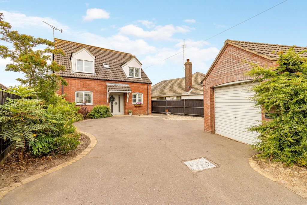 Property photo 1 of 38 5319470