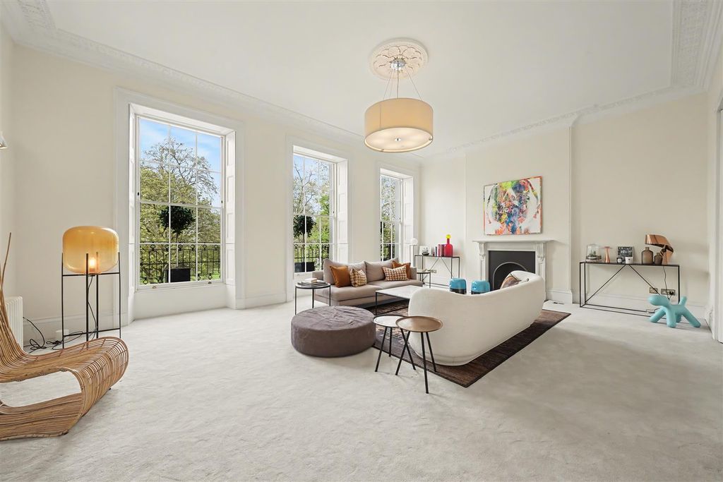 Property photo 2 of 11 16 Park Square East Nw1 4Lh-10.Jpg