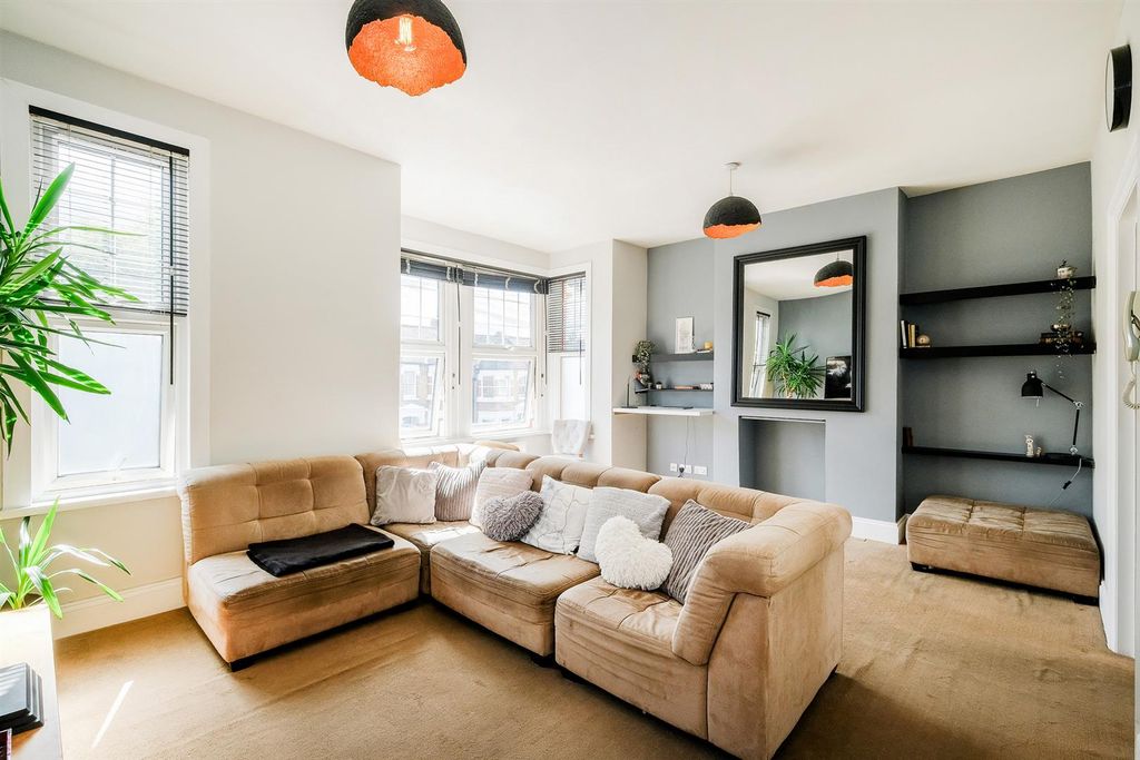 Property photo 2 of 20 17A Dyson Road-10_Web.Jpg
