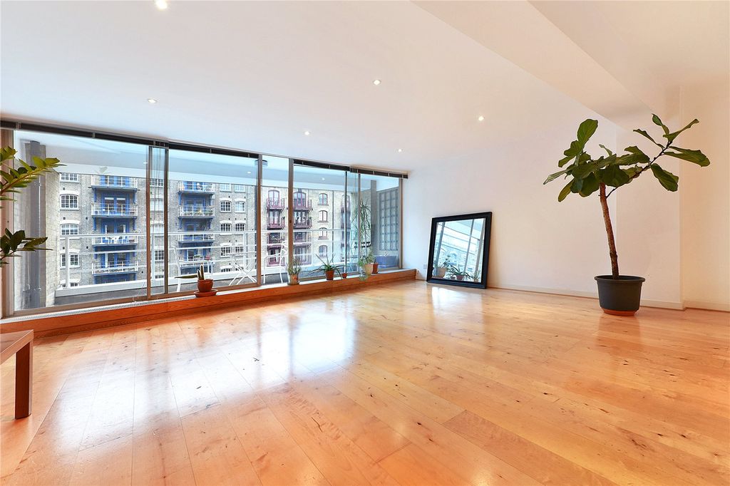 Property photo 2 of 8 Reception Room