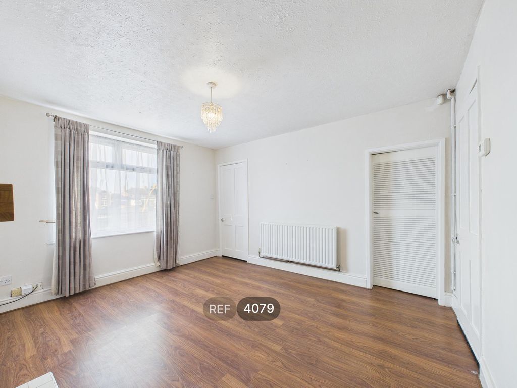 Property photo 3 of 13 Living Room