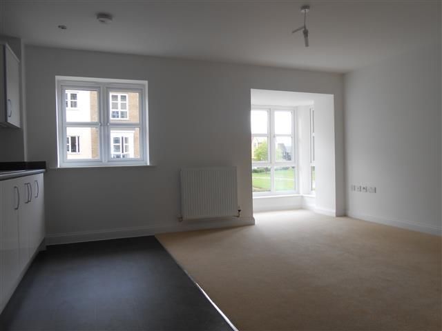 Property photo 3 of 7 Living Room