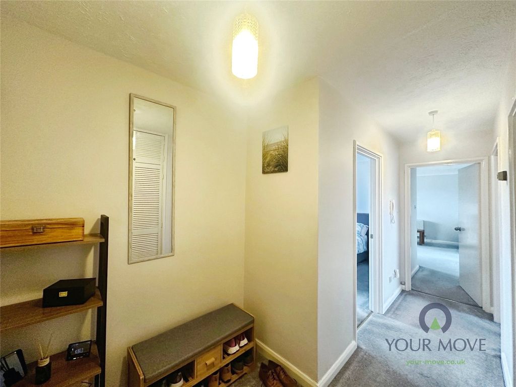 Property photo 3 of 15 Hallway