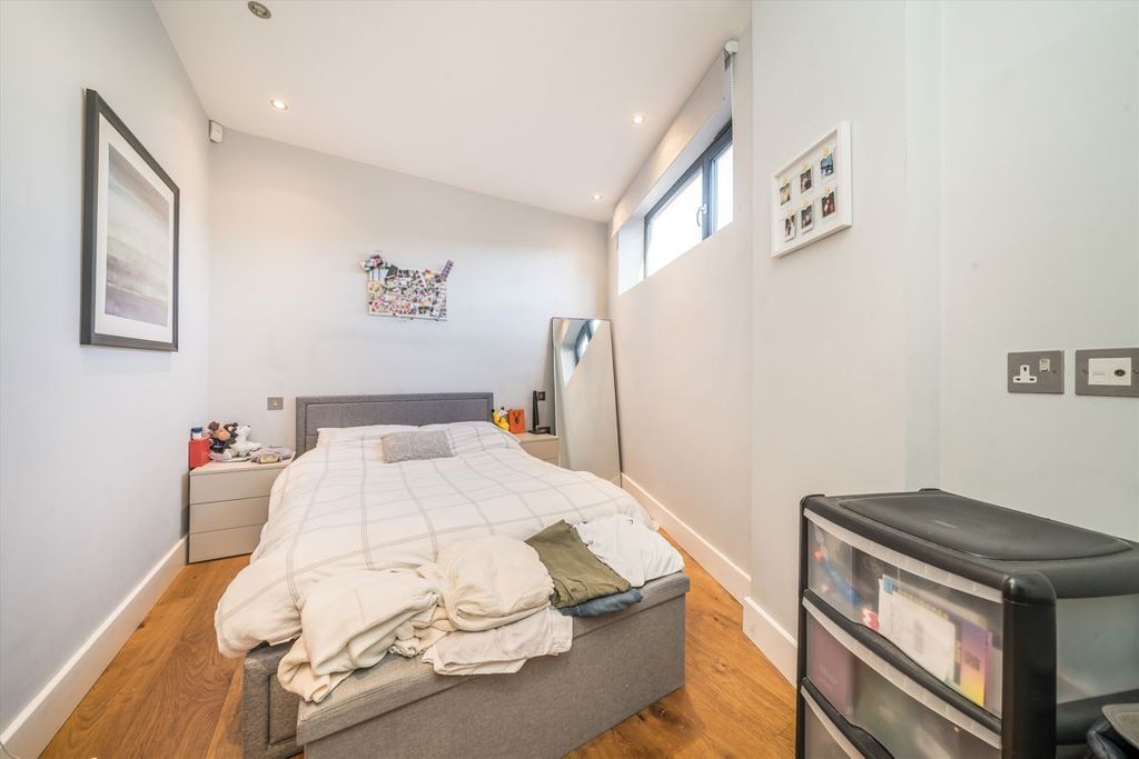 Property photo 3 of 3