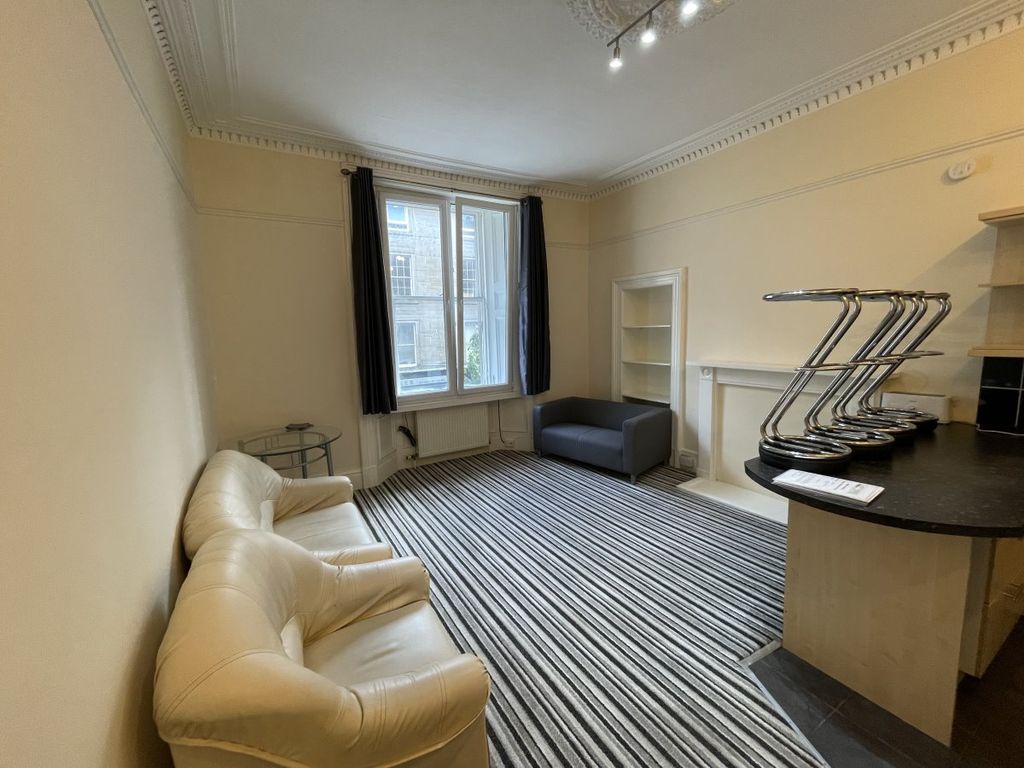 Property photo 3 of 8 Gallery