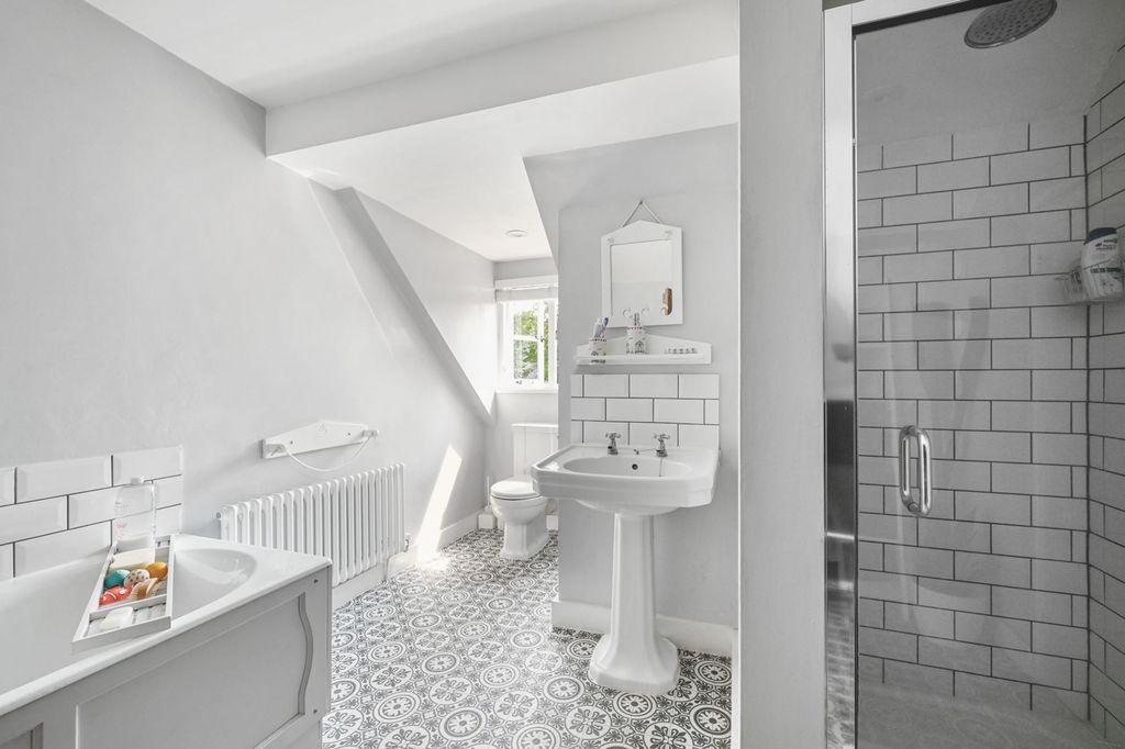 Property photo 3 of 20