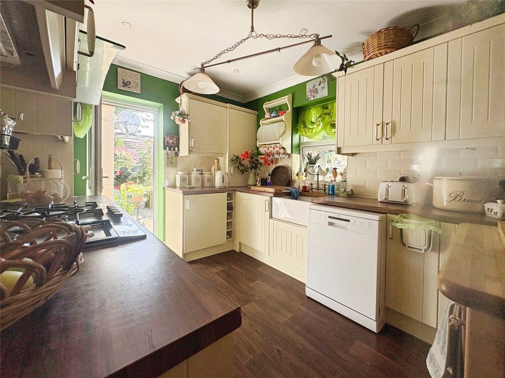 Property photo 2 of 17 Picture No. 14