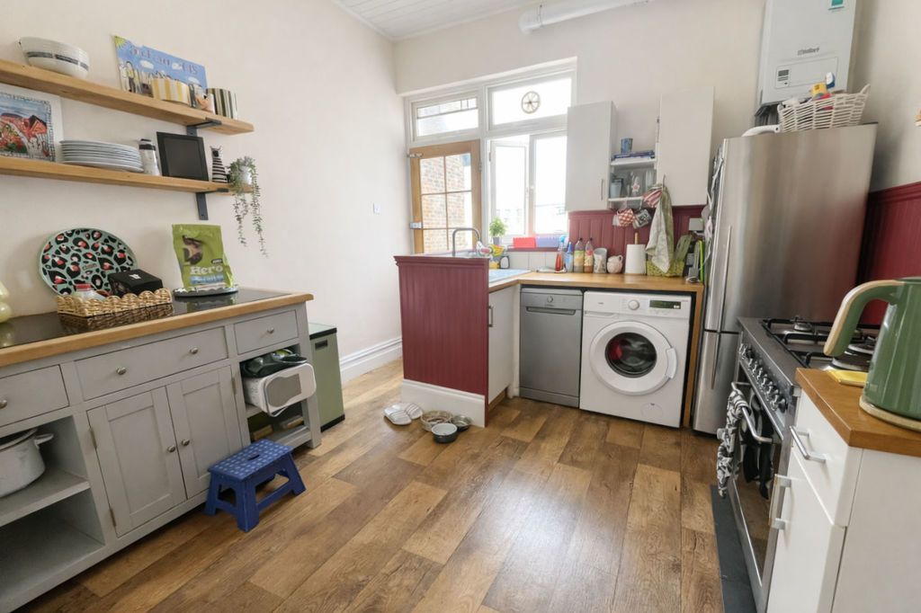 Property photo 3 of 6 Kitchen/ Breakfast Room