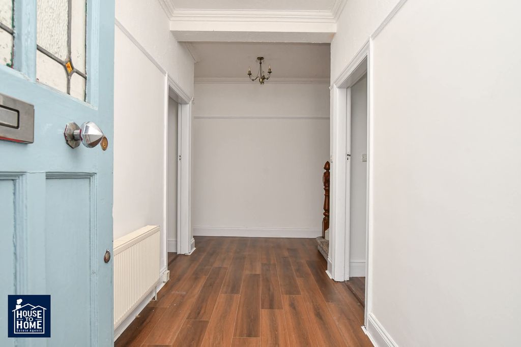 Property photo 3 of 44