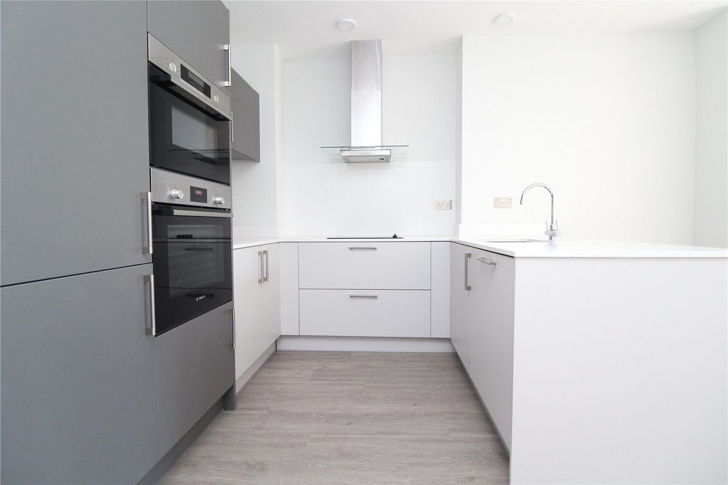 Property photo 2 of 7 Kitchen