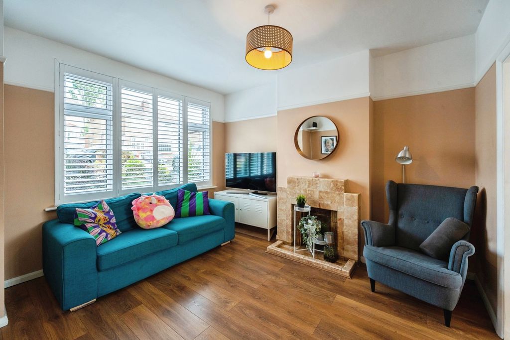 Property photo 3 of 20 Pbox-Img.Jpg
