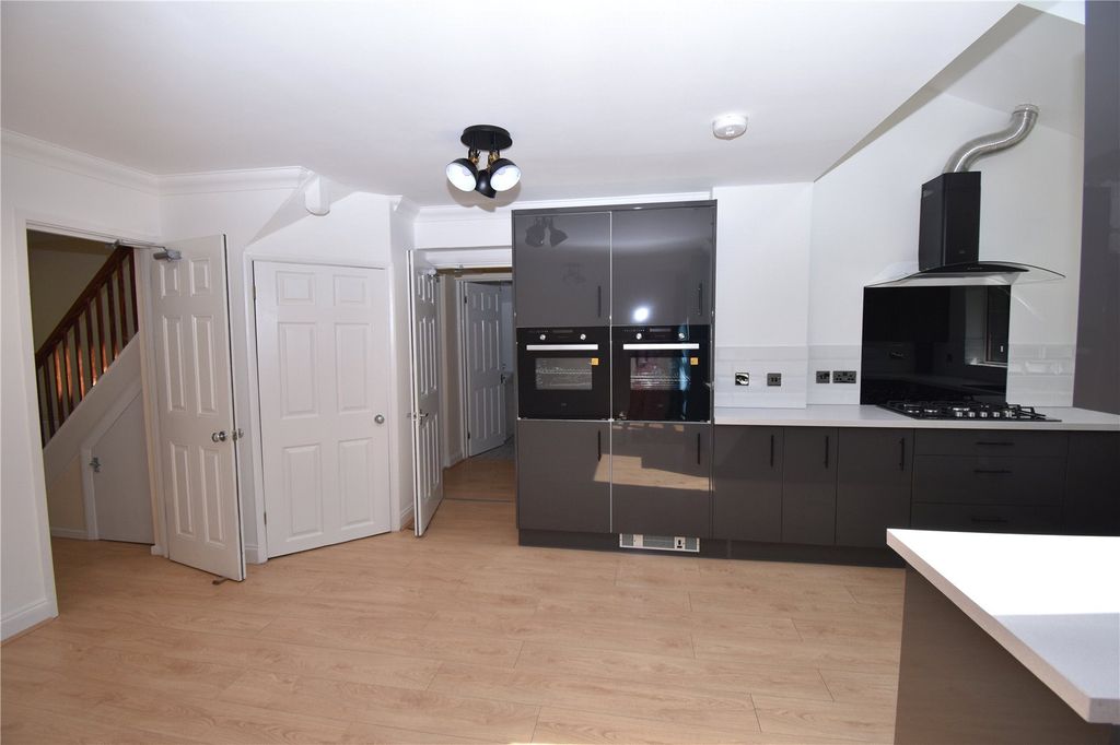 Property photo 3 of 14 Picture No. 08