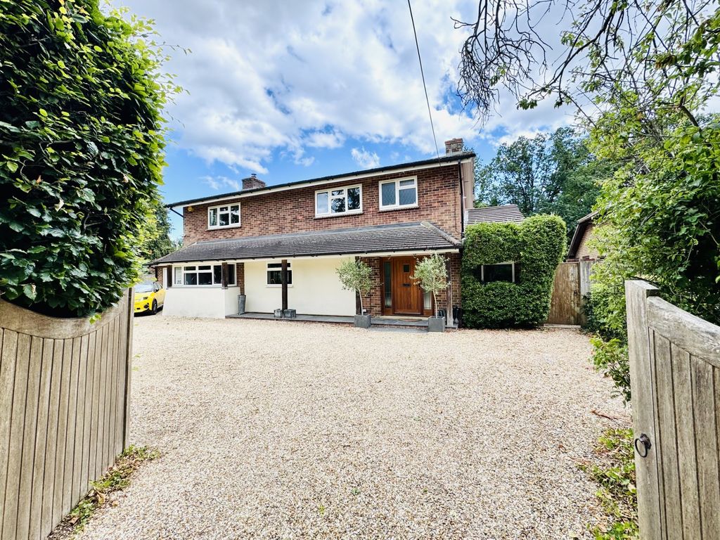 Property photo 1 of 32