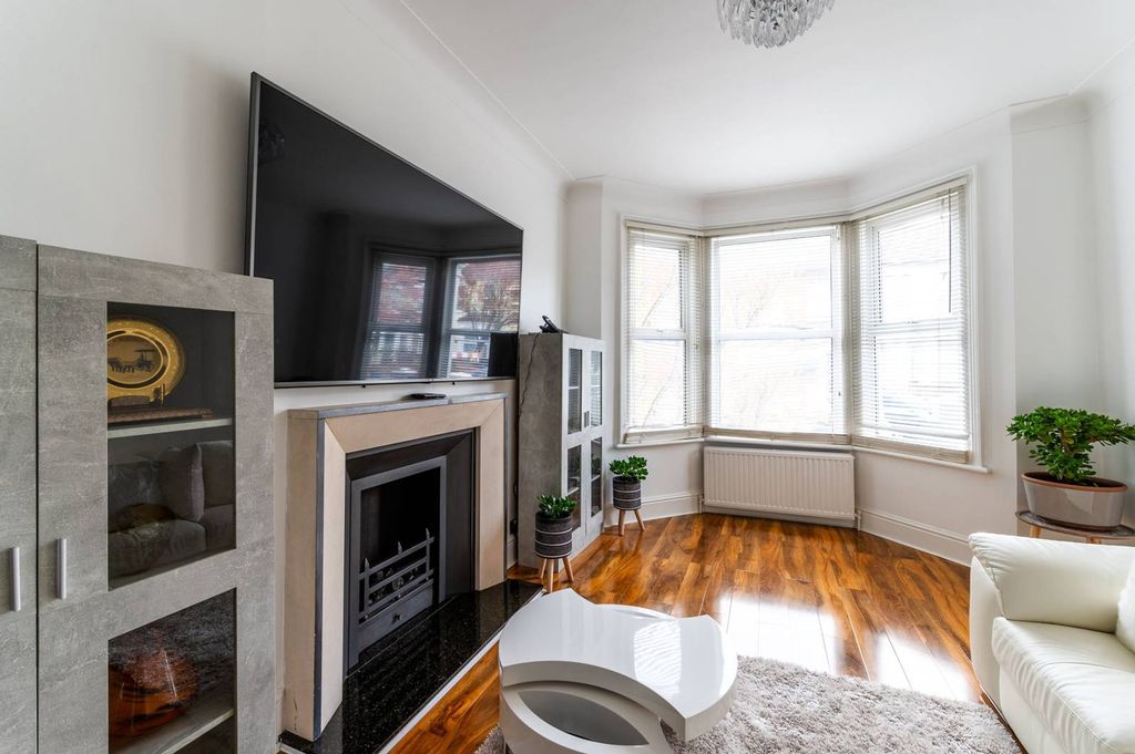 Property photo 1 of 22
