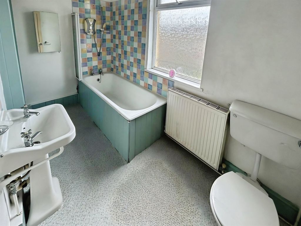 Property photo 3 of 13